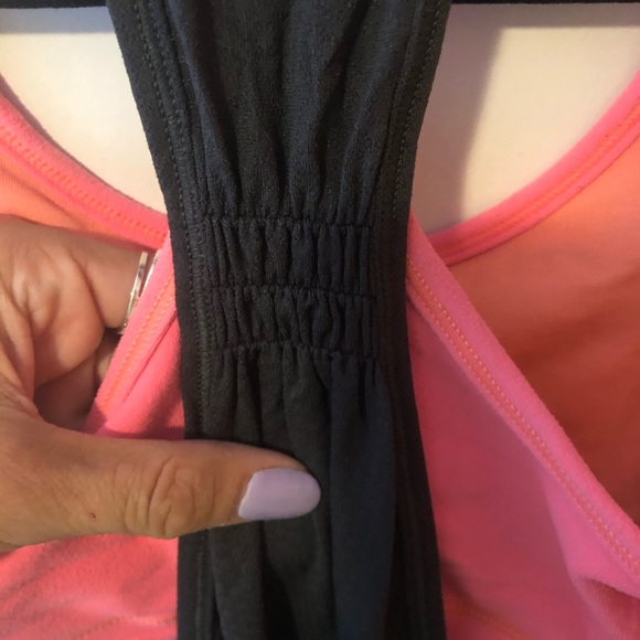 Lululemon ‘Tuck Me In’ Tank - Picture 8 of 9